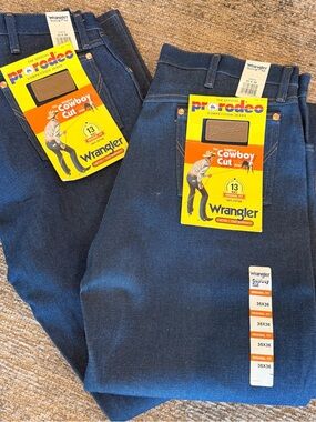 Wrangler Men's Bootcut Jeans in Dark Blue Denim